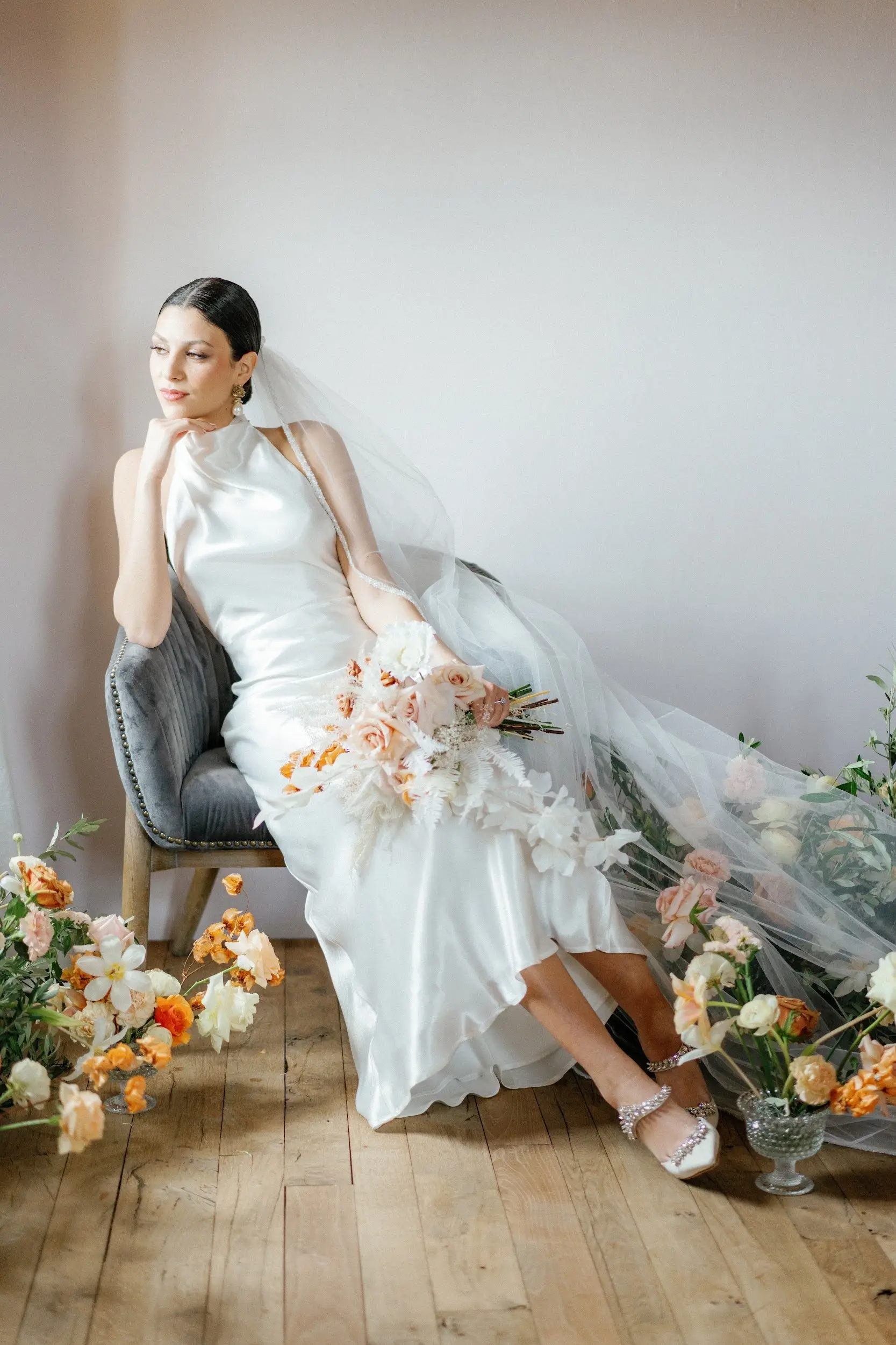 Peach and white floral arrangement, micro wedding Sardinia